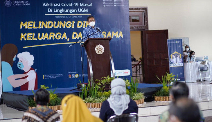 Universitas Gadjah Mada menyelenggarakan vaksinasi massal pada tanggal 20 - 21 Maret 2021 bertempat di Graha Sabha Pramana UGM/ugm.ac.id