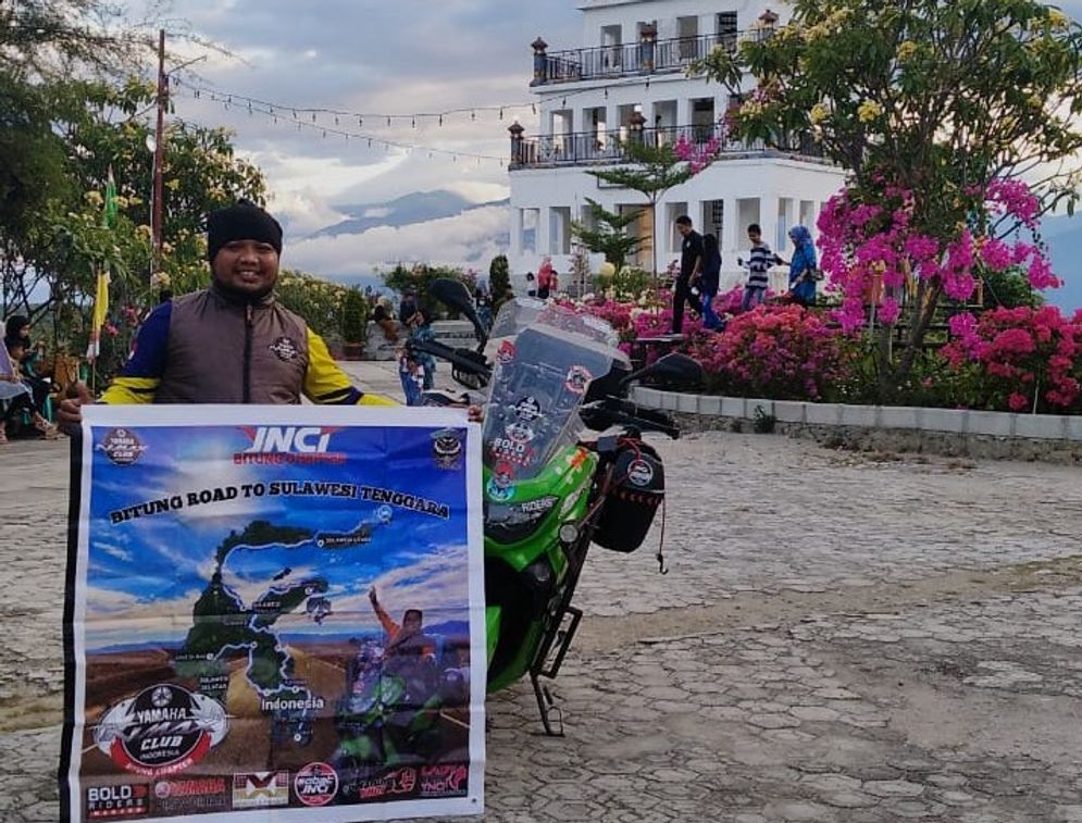 Rider YNCI Chapter Bitung, Rusdin Rezkhy Rosna Laihi melakukan solo touring ke Sulawesi Tenggara. Touring sejauh hampir 4.000 km ini berlangsung 1-17 Maret 2021.