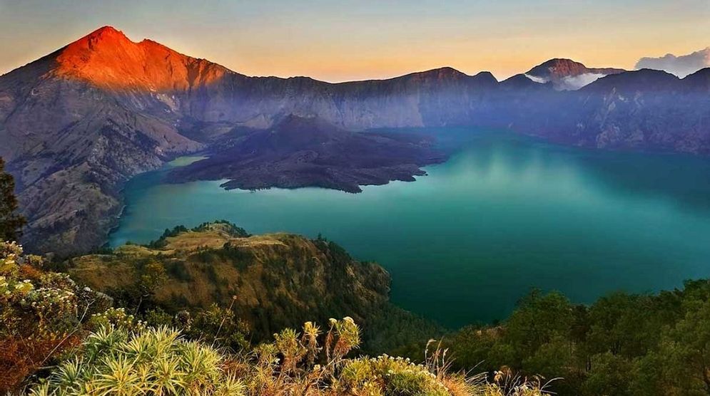 Gunung Rinjani / Rinjaninationalpark.com