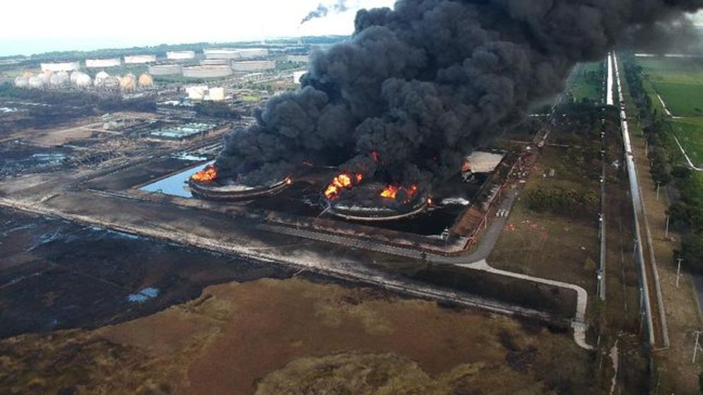 kebakaran-kilang-minyak-pertamina-balongan-indramayu-4_169.jpeg