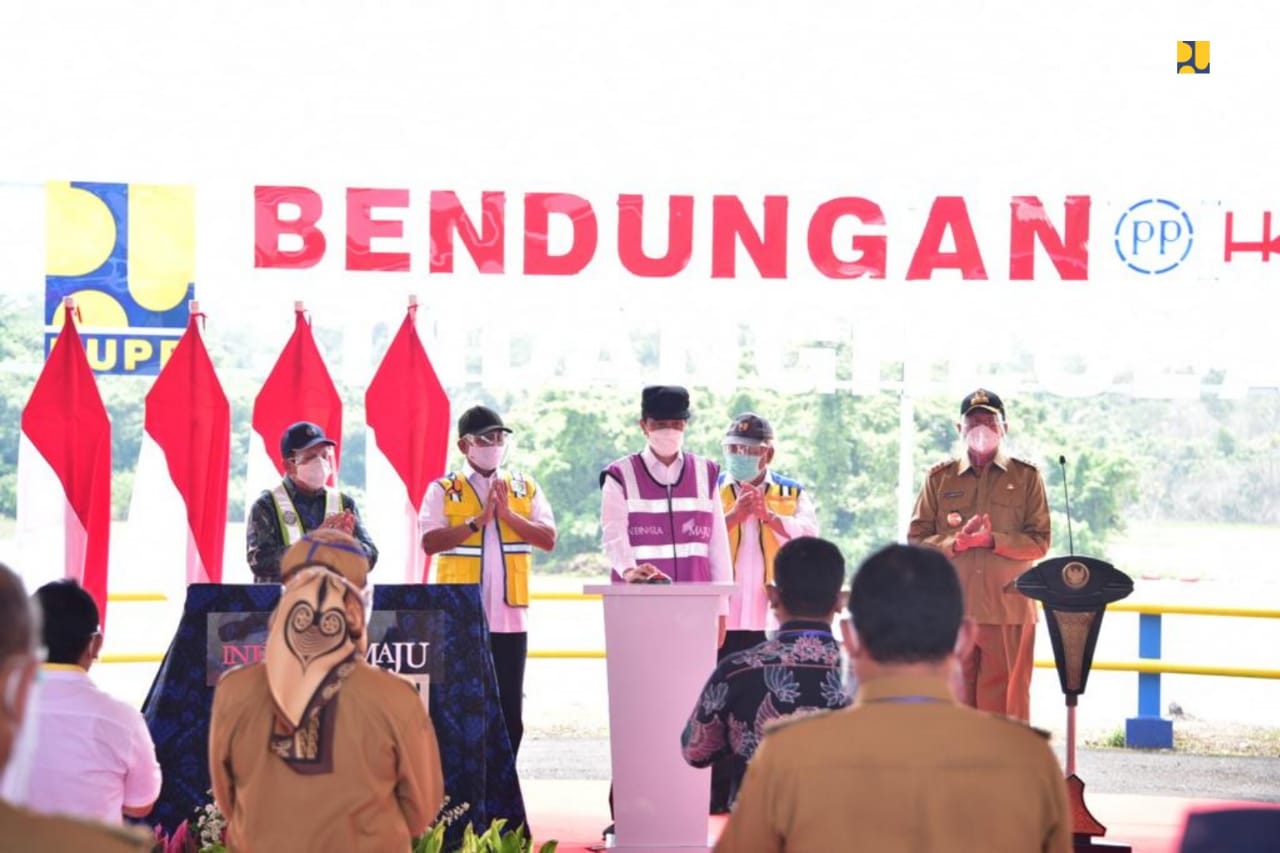 <p>Presiden Joko Widodo (Jokowi) meresmikan Bendungan Sindangheula yang berada di Kabupaten Serang, Provinsi Banten, Kamis, 4 Maret 2021. / Dok. Kementerian PUPR</p>
