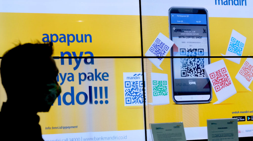 <p>Karyawan beraktivitas di kantor cabang Bank Mandiri, Plaza Mandiri, Jakarta, Senin, 22 Maret 2021. Foto: Ismail Pohan/TrenAsia</p>
