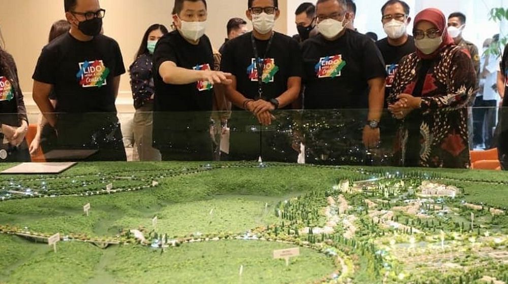 <p>Menparekraf Sandiaga Salahuddin Uno dan Konglomerat pemilik MNC Group Hary Tanoesoedibjo saat peletakan batu pertama di kawasan Lido City / Facebook @HaryTanoesoedibjoOfficial</p>
