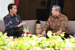 <p>Presiden ke-7 RI Joko Widodo (Jokowi) dan Presiden ke-6 RI Susilo Bambang Yudhoyono (SBY) di Istana Negara / Dok. BPMI Setpres</p>
