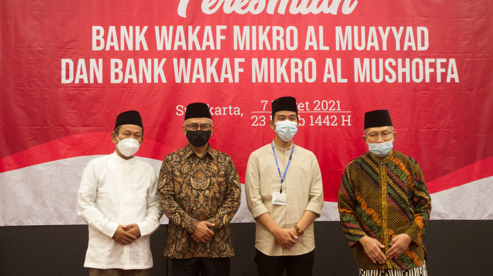 OJK Resmikan 2 Bank Wakaf Mikro di Solo