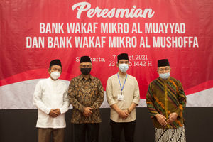 OJK Resmikan 2 Bank Wakaf Mikro di Solo