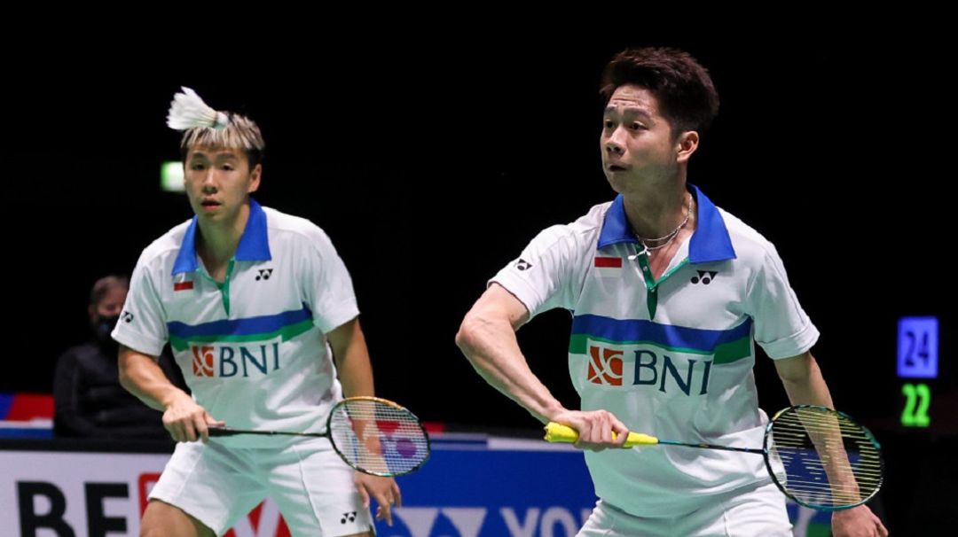 <p>Atlet badminton ganda putra yang dijuluki The Minions, Kevin Sanjaya dan Marcus Gideon di All England 2021 / Dok. BWF</p>
