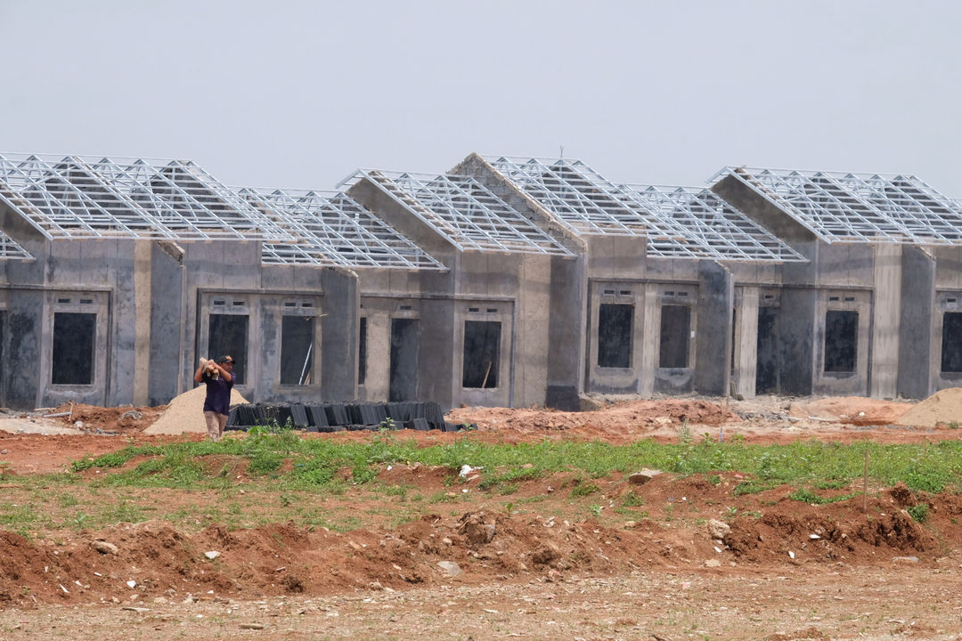 <p>Proyek pembangunan rumah subsidi di kawasan Tigaraksa, Tangerang, Senin, 28 Maret 2021. Foto: Ismail Pohan/TrenAsia</p>
