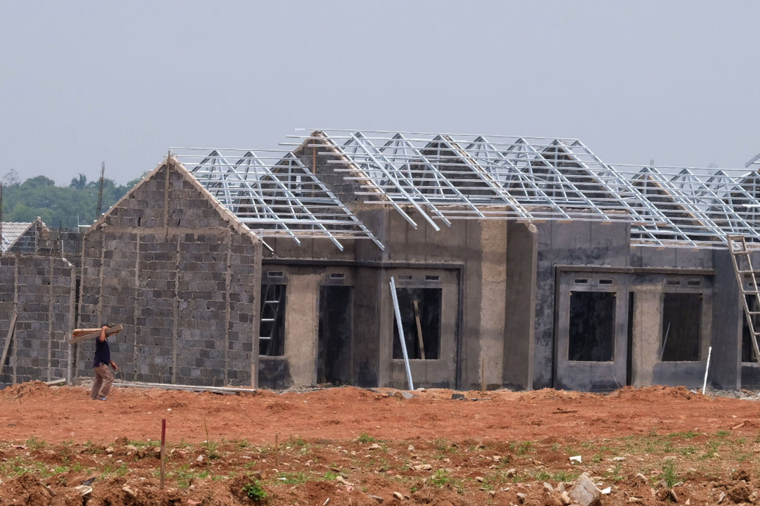 <p>Proyek pembangunan rumah subsidi di kawasan Tigaraksa, Tangerang, Senin, 28 Maret 2021. Foto: Ismail Pohan/TrenAsia</p>
