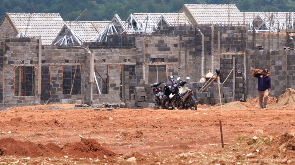 <p>Proyek pembangunan rumah subsidi di kawasan Tigaraksa, Tangerang, Senin, 28 Maret 2021. Foto: Ismail Pohan/TrenAsia</p>
