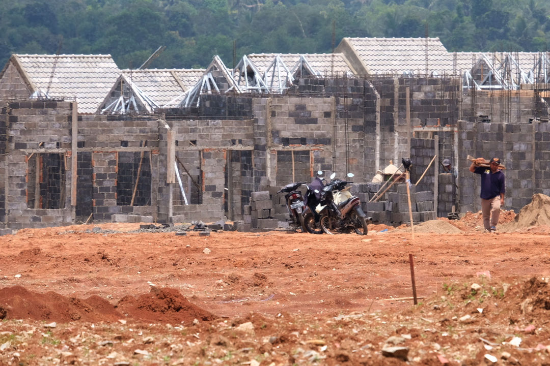 <p>Proyek pembangunan rumah subsidi di kawasan Tigaraksa, Tangerang, Senin, 28 Maret 2021. Foto: Ismail Pohan/TrenAsia</p>
