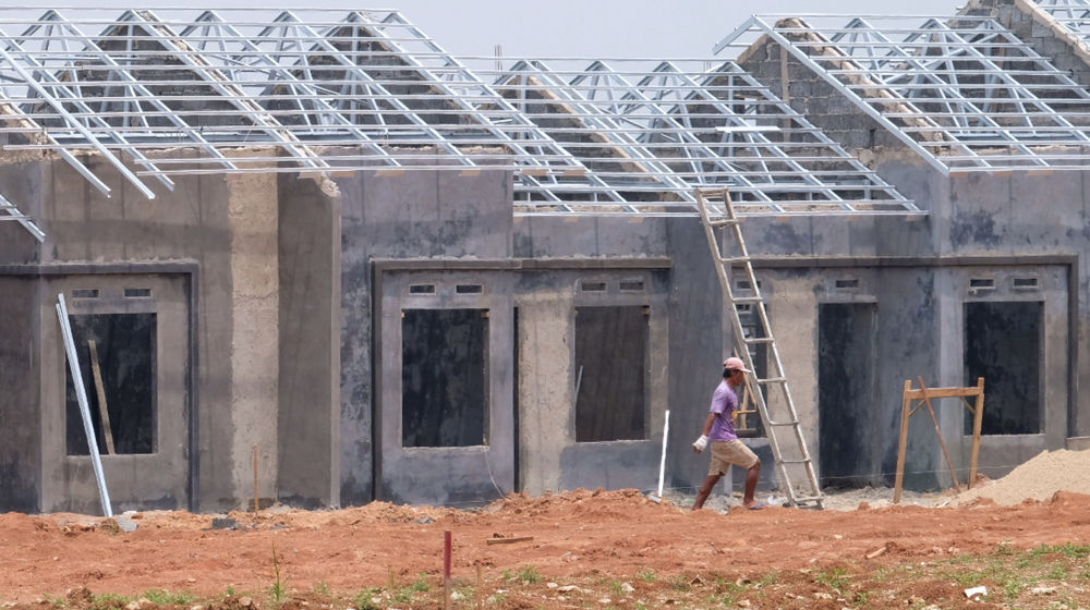 <p>Proyek pembangunan rumah subsidi di kawasan Tigaraksa, Tangerang, Senin, 28 Maret 2021. Foto: Ismail Pohan/TrenAsia</p>

