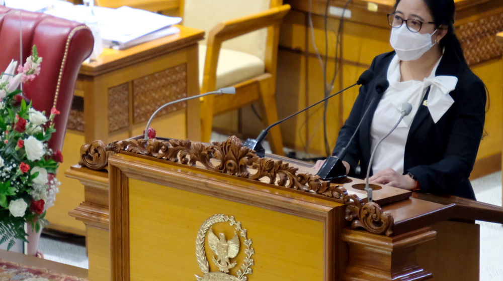 <p>Ketua DPR RI, Puan Maharani memberikan sambutan pada rapat paripurna pembukaan masa sidang IV tahun 2020-2021, di komplek Parlemen, Senayan, Jakarta, Senin, 8 Maret 2021. Foto: Ismail Pohan/TrenAsia</p>
