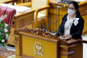 <p>Ketua DPR RI, Puan Maharani memberikan sambutan pada rapat paripurna pembukaan masa sidang IV tahun 2020-2021, di komplek Parlemen, Senayan, Jakarta, Senin, 8 Maret 2021. Foto: Ismail Pohan/TrenAsia</p>
