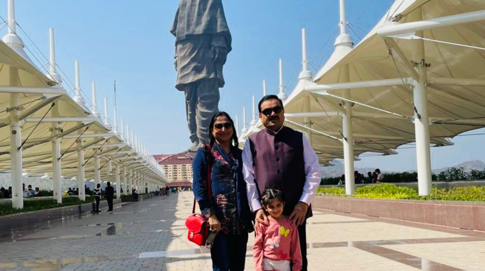 <p>Gautam Adani Beserta Keluarga / Twitter @gautam_adani</p>
