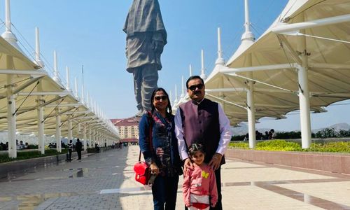 <p>Gautam Adani Beserta Keluarga / Twitter @gautam_adani</p>