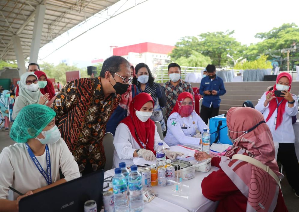 Vaksin Guru di Makassar.jpg