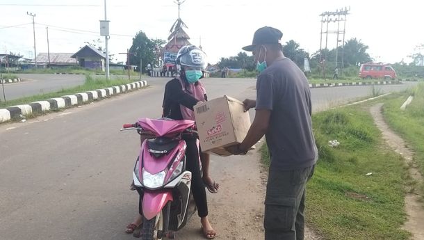 Di Boven Digoel Papua, Pastor  Frengky Frans Pong  Ikut Turun Ke Jalan Bersama Pemuda Flobamora Galang Dana Untuk NTT