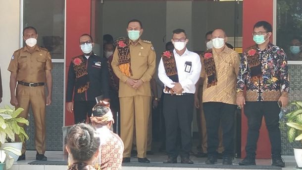 Bupati  Ende Hadiri  Acara Penandatangan MOU  Antara PLN, SMKN 2 Ende dan Keuskupan Agung Ende