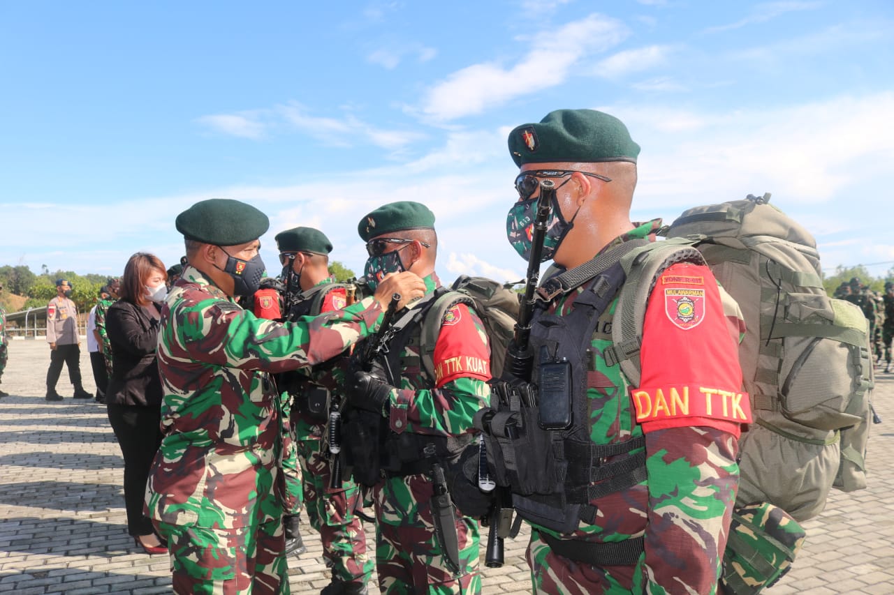 Pangdam VI/Mulawarman Lepas 450 Prajurit Yonif Raider 613/Raja Alam Ke Papua