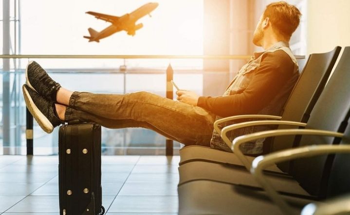 Sepatu Traveling.