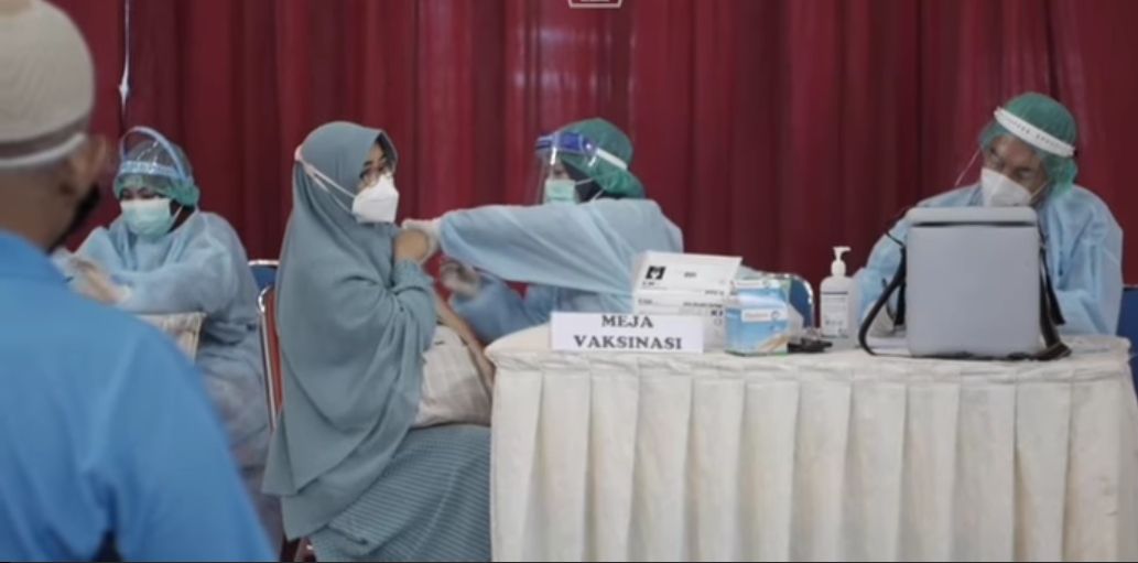 Vaksin dosis kedua bagi calon jemaah haji Balikpapan pada Minggu (18/4/2021)