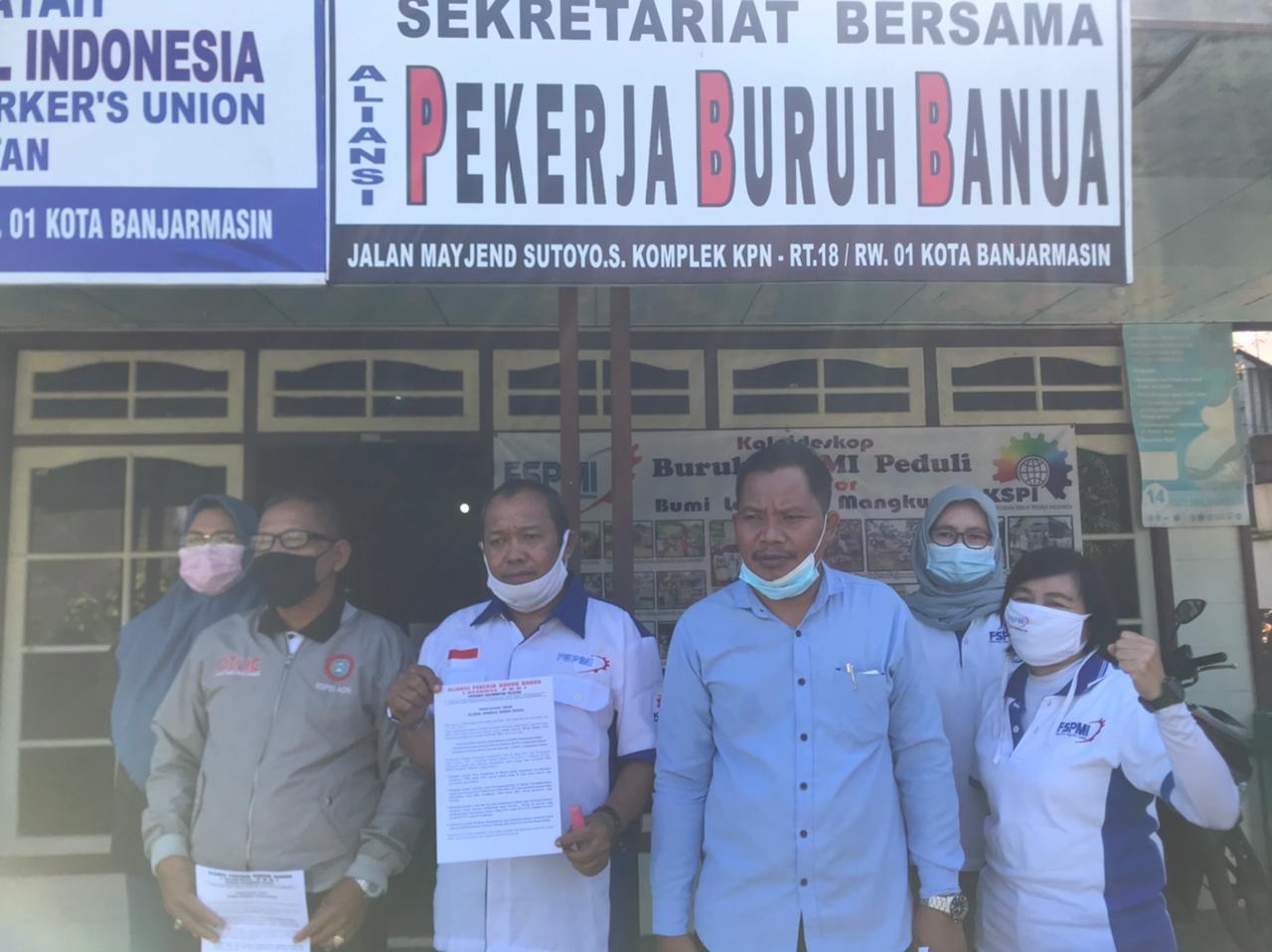 Aliansi Pekerja Buruh Banua saat menggelar konferensi pers mengenai THR 2021, Jum'at (23/4/2021). Source: Istimewa
