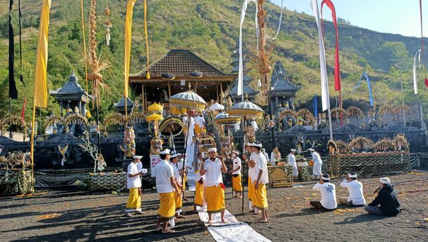 Setelah Nyejer 3 Hari, "Pujawali" di Pura Pasar Agung Batur Berakhir