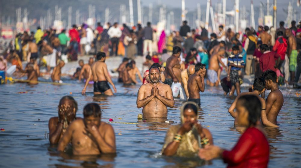 <p>Keramaian di India / Sumber: Bloomberg</p>
