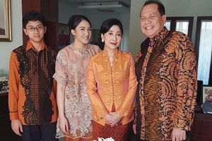 <p>Konglomerat pemilik CT Corpora Chairul Tanjung dengan keluarga / Instagram @putri_tanjung</p>
