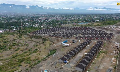 <p>Pembangunan hunian tetap untuk gempa Sulteng tersebar di sembilan lokasi, yakni di Salua sebanyak 63 unit, Lambara 66 unit, Pombewe 205 unit, Lompio 300 unit, Ganti 94 unit, Tanjung Padang 116 unit, Wani Lumbupetigo 54 unit, Balaroa 58 unit, dan lokasi mandiri Palu 49 unit. (Sumber: dok. KemenPUPR)</p>
