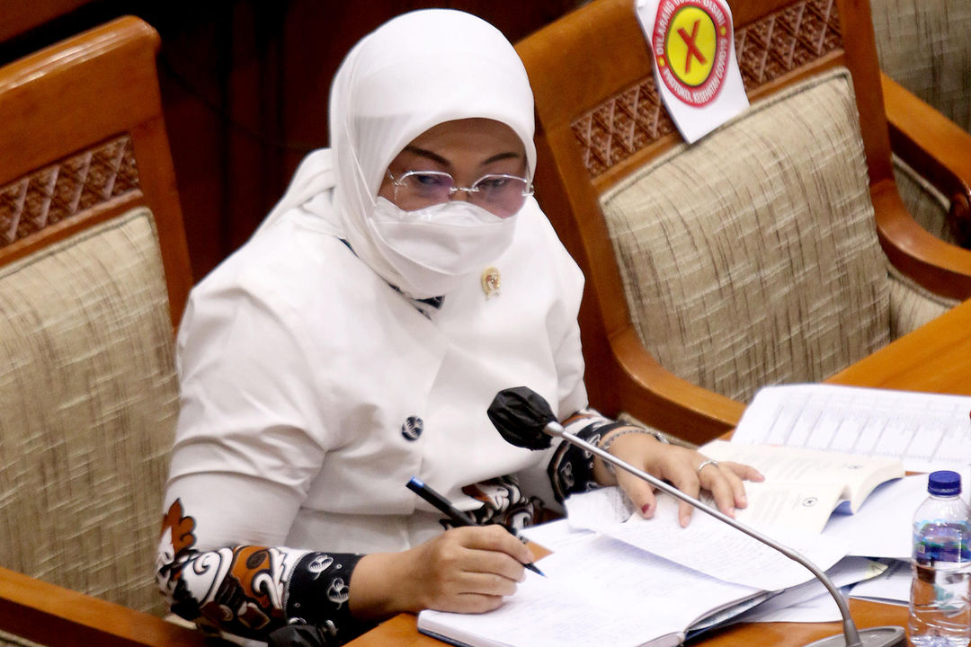 <p>Menteri Tenaga Kerja Ida Fauziah saat mengikuti rapat kerja dengan Komisi IX di komplek Parlemen, Senayan, Jakarta, Rabu, 7 April 2021. Foto: Ismail Pohan/TrenAsia</p>
