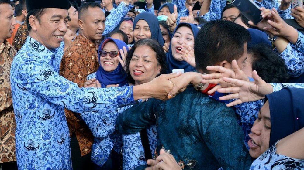 Jokowi bersama ASN dan PNS