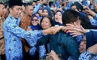 Jokowi bersama ASN dan PNS