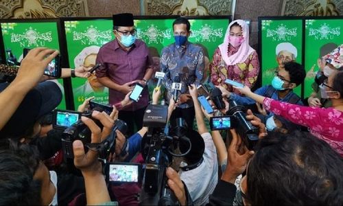 <p>Ketua Umum Pengurus Besar Nahdlatul Ulama (PBNU) KH Said Aqil Siradj, Menteri Pendidikan dan Kebudayaan (Mendikbud) Nadiem Anwar Makarim, dan Zannuba Ariffah Chafsoh Rahman Wahid atau biasa disapa Yenny Wahid, cicit pendiri Nahdlatul Ulama (NU) KH Hasyim Asy’ari dan putri dari Presiden RI ke-4 KH Abdurrahman Wahid (Gusdur). / Dok. PBNU</p>
