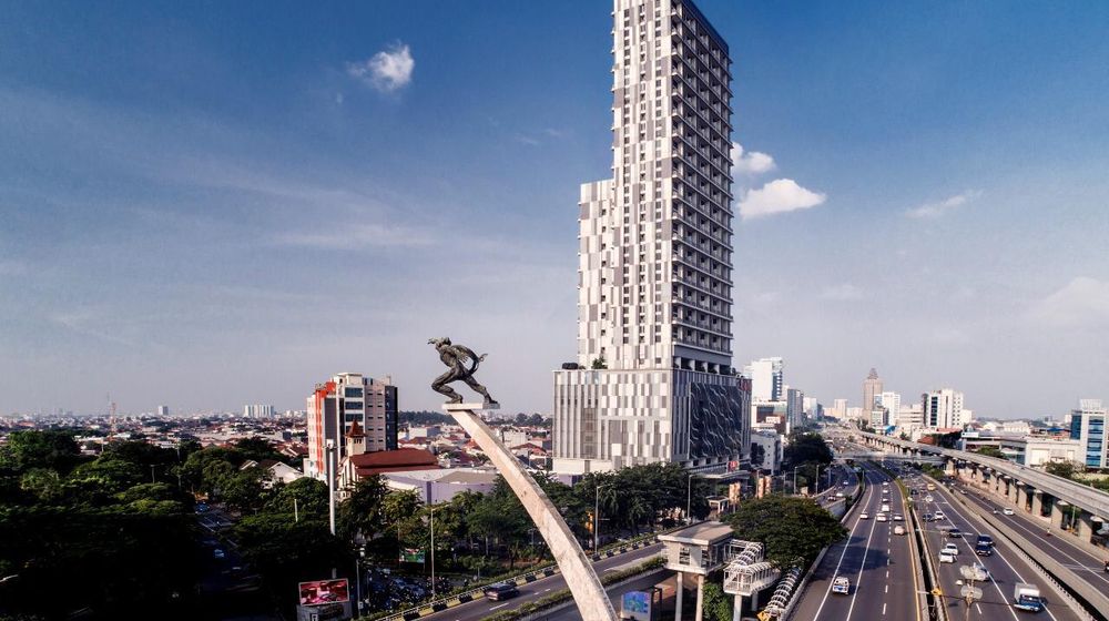 <p>SOHO Pancoran South Jakarta cocok untuk masyarakat dinamis yang ingin tinggal dan bekerja di lokasi sama. Berada di kawasan strategis, SOHO Pancoran South Jakarta juga akan mendukung gaya hidup kala pandemi yakni bekerja dari rumah (work from home). (Istimewa)</p>
