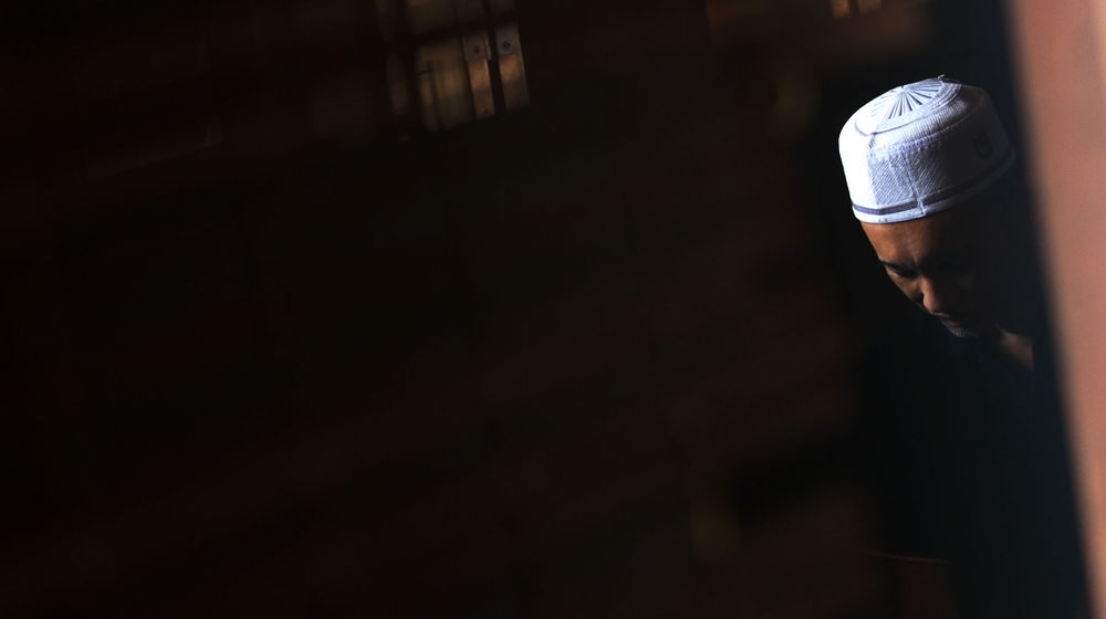 <p>Nampak sejumlah pasien ODGJ (Orang Dalam Gangguan Jiwa) tengah melakukan kegiatan keagamaan di Pesantren Daruut Tasbih  di kawasan Pasar Kemis Kota Tangerang , Senin 19 April 2021. Foto : Panji Asmoro/TrenAsia</p>
