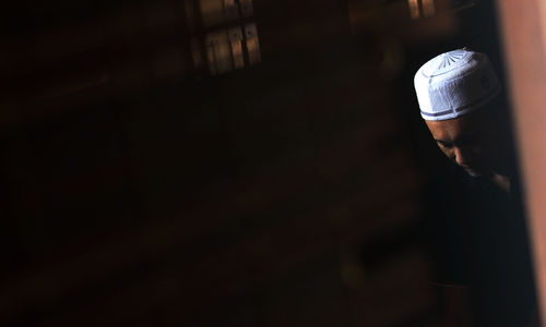 <p>Nampak sejumlah pasien ODGJ (Orang Dalam Gangguan Jiwa) tengah melakukan kegiatan keagamaan di Pesantren Daruut Tasbih di kawasan Pasar Kemis Kota Tangerang , Senin 19 April 2021. Foto : Panji Asmoro/TrenAsia</p>