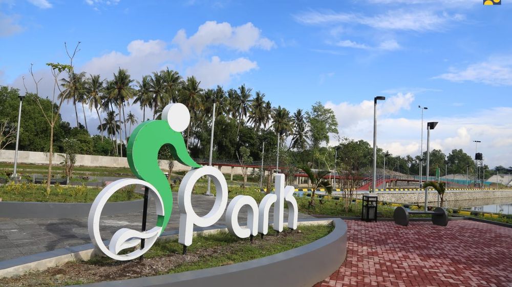 <p>Penataan kawasan Taman Bersepeda yang berada di Desa Meninting, Kecamatan Batulayar ini mulai dikerjakan Kementerian PUPR melalui Ditjen Cipta Karya pada 15 Juli 2020 dan telah selesai pada April 2021.  (Sumber: dokumentasi Kementerian PUPR)</p>
