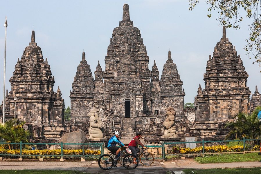 <p>Bersepeda sambil wisata di Candi Borobudur hingga Prambanan / Dok. BUMN</p>
