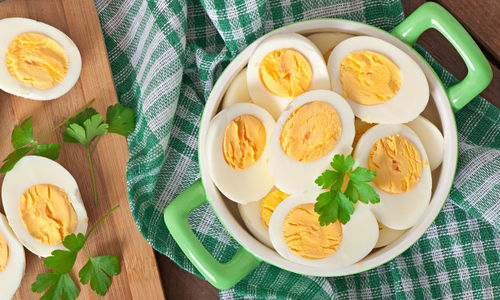 Ilustrasi telur rebus untuk menu makan sahur