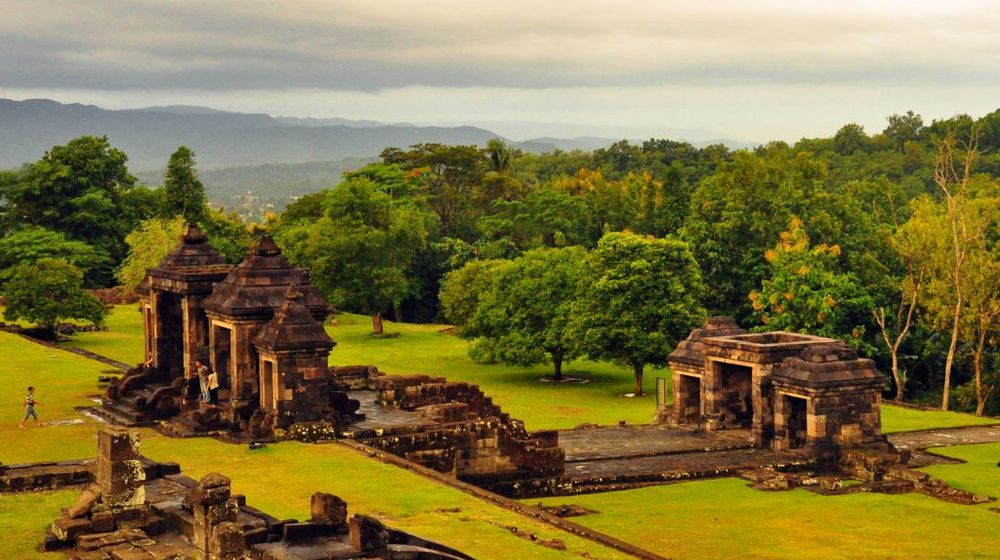 Yuk Piknik Sambil Saksikan Sunset di Keraton Ratu Boko!