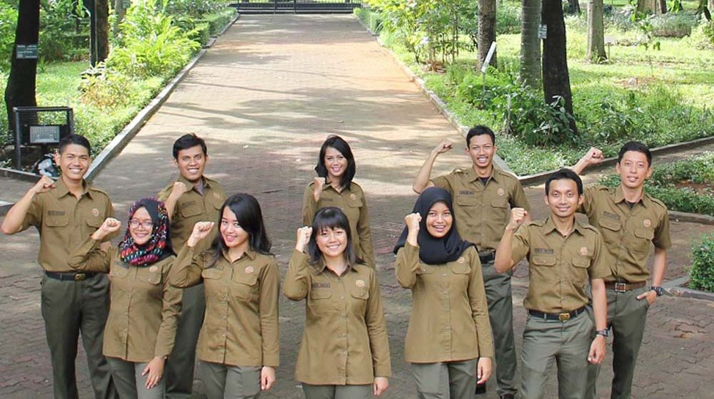 <p>Karyawani Perhutani.Foto: Perhutani</p>
