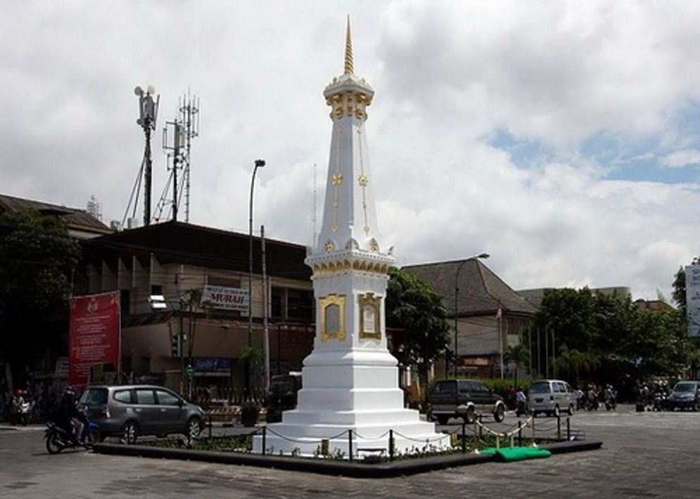 tugu.jpg