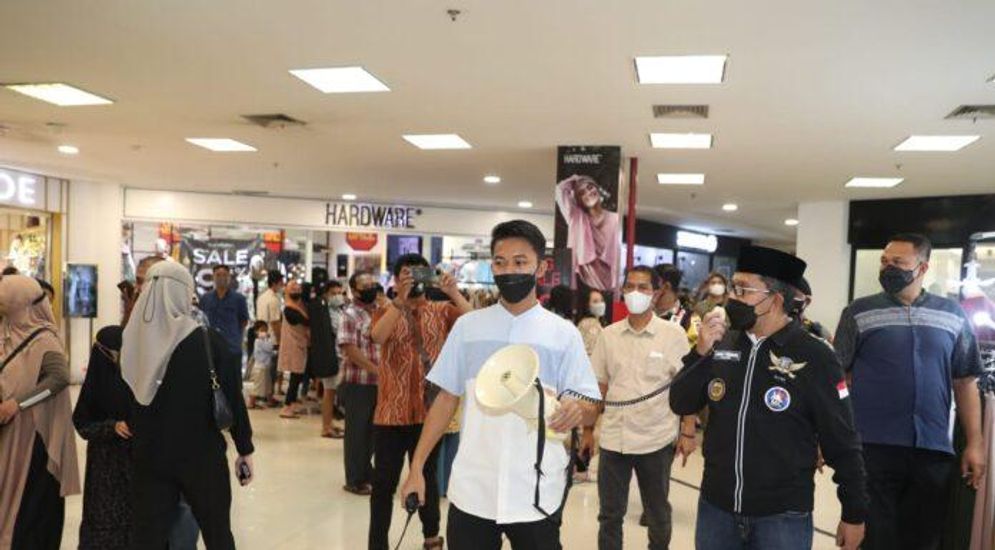 _537_Kerumunan-Tanpa-Prokes--Wali-Kota-Makassar-Ngamuk-di-Mall.jpg