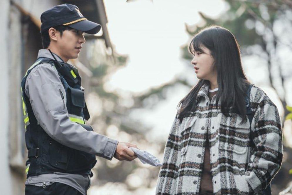 Lee Seung Gi dan Park Ju Hyun.