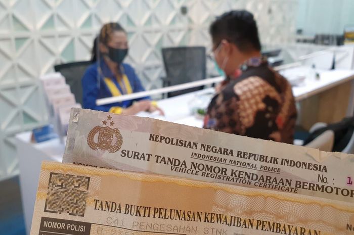 Warga yang membayar Pajak Kendaraan Bermotor