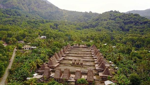 Gunung Inerie: 'Dikawal' Warga Pewaris Sejarah dan Budaya Megalithik