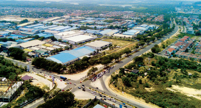 salah satu kawasan industri di Batam.