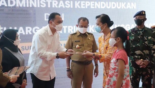 Pemkot Surabaya Berikan Beasiswa kepada Anak Korban KRI Nangagala-402 hingga Univerditas